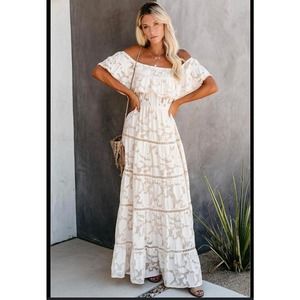 VICI Above The Clouds Off The Shoulder Boho Cream Lace Maxi Dress Size Small